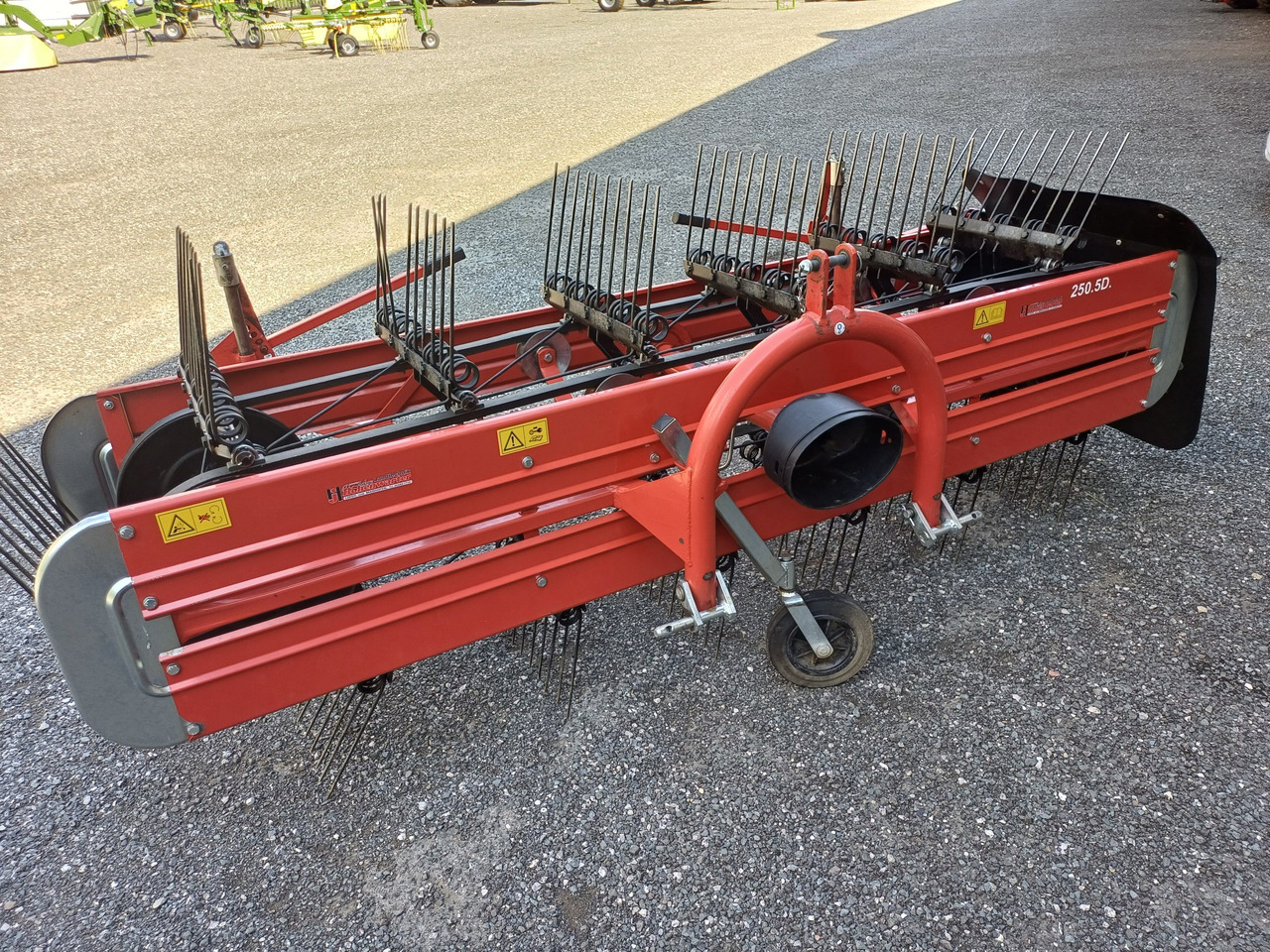 Molon 250/5 Reihig zu Aebi (23833) - Heuwender/ Wenderechen: das Bild 3 Molon 250/5 Reihig zu Aebi (23833) - Heuwender/ Wenderechen: das Bild 3