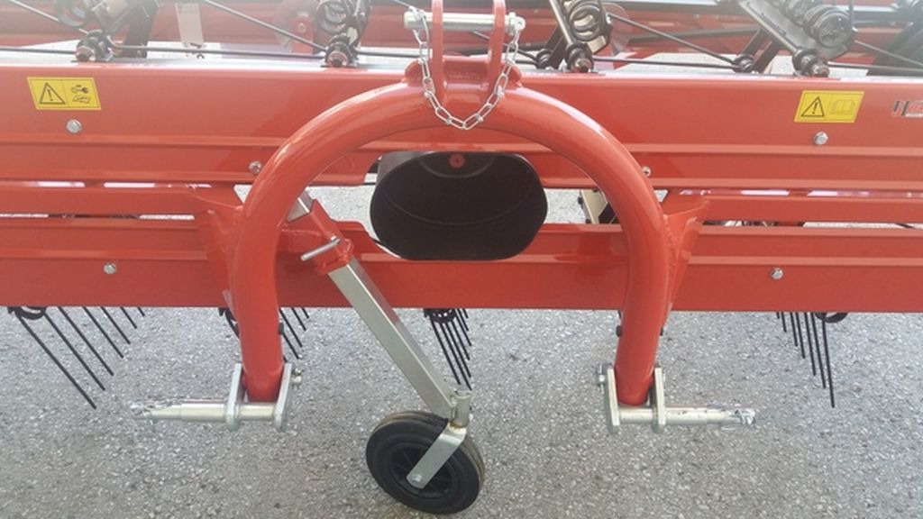 Molon 260/5R Pro zu Traktor (15864) - Heuwender/ Wenderechen: das Bild 4 Molon 260/5R Pro zu Traktor (15864) - Heuwender/ Wenderechen: das Bild 4