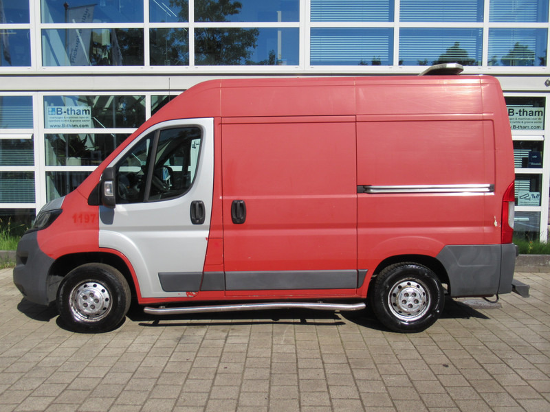 Peugeot Boxer 330 2.0 HDI 81KW L1H2 Pro AIRCO - Klima - Kleintransporter: das Bild 2 Peugeot Boxer 330 2.0 HDI 81KW L1H2 Pro AIRCO - Klima - Kleintransporter: das Bild 2