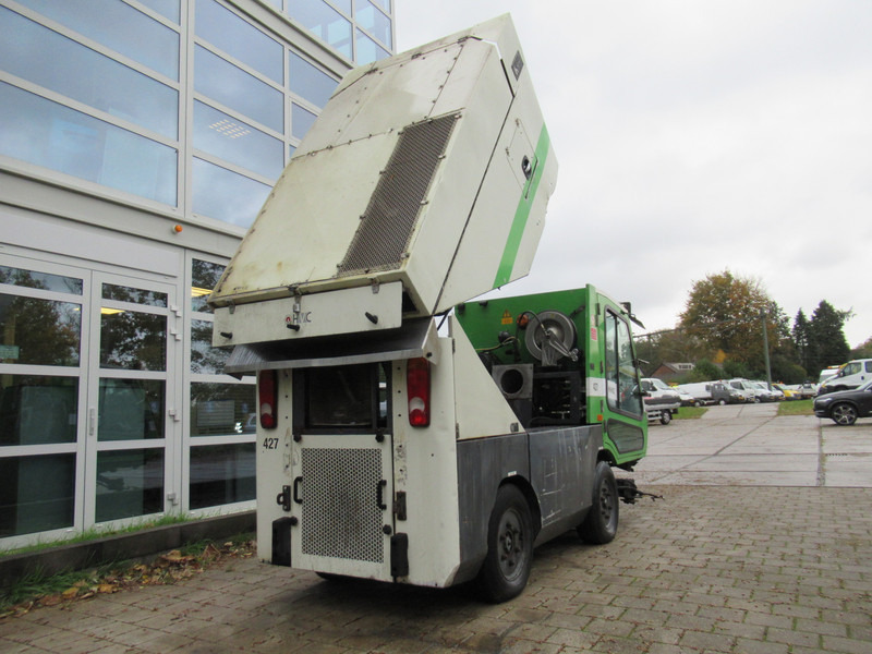 TENNANT HMF 214 Veegmachine, DEFECT / FOR PARTS - Kehrmaschine: das Bild 5 TENNANT HMF 214 Veegmachine, DEFECT / FOR PARTS - Kehrmaschine: das Bild 5
