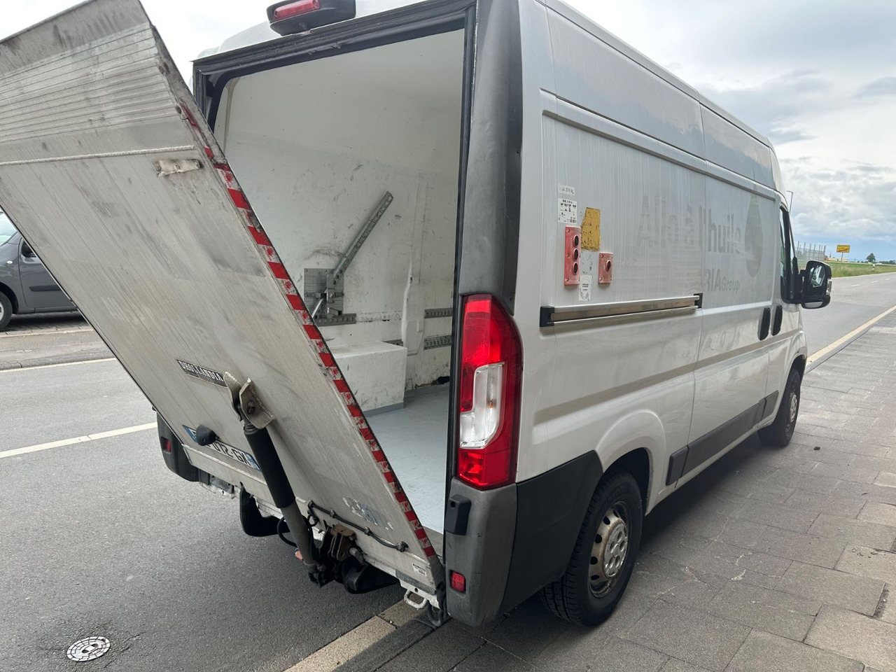 Fiat Ducato130*Automatik*Nav*LBW500kg*Service neu* Fiat Ducato130*Automatik*Nav*LBW500kg*Service neu* - Kastenwagen: das Bild 5 Fiat Ducato130*Automatik*Nav*LBW500kg*Service neu* Fiat Ducato130*Automatik*Nav*LBW500kg*Service neu* - Kastenwagen: das Bild 5