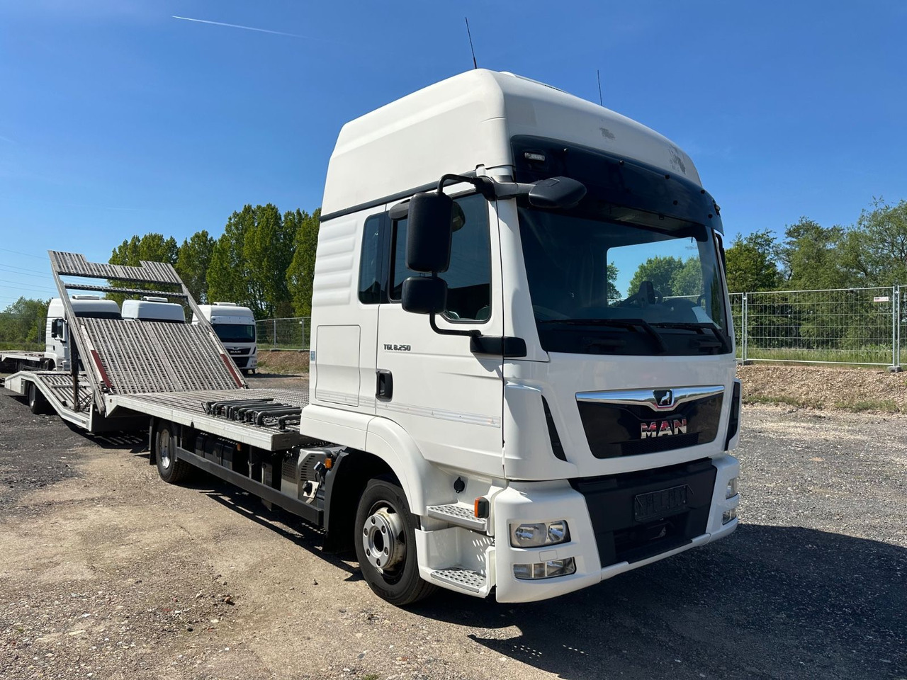 MAN 8.250 TGL*4x L1H1*XLX Kabine*VDI2700*TOP* - Autotransporter LKW: das Bild 2 MAN 8.250 TGL*4x L1H1*XLX Kabine*VDI2700*TOP* - Autotransporter LKW: das Bild 2