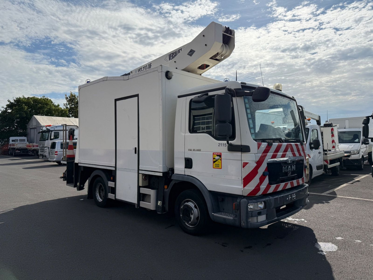 MAN TGL 12.180 Versalift/15m/orig.km/Top - LKW mit Arbeitsbühne: das Bild 2 MAN TGL 12.180 Versalift/15m/orig.km/Top - LKW mit Arbeitsbühne: das Bild 2