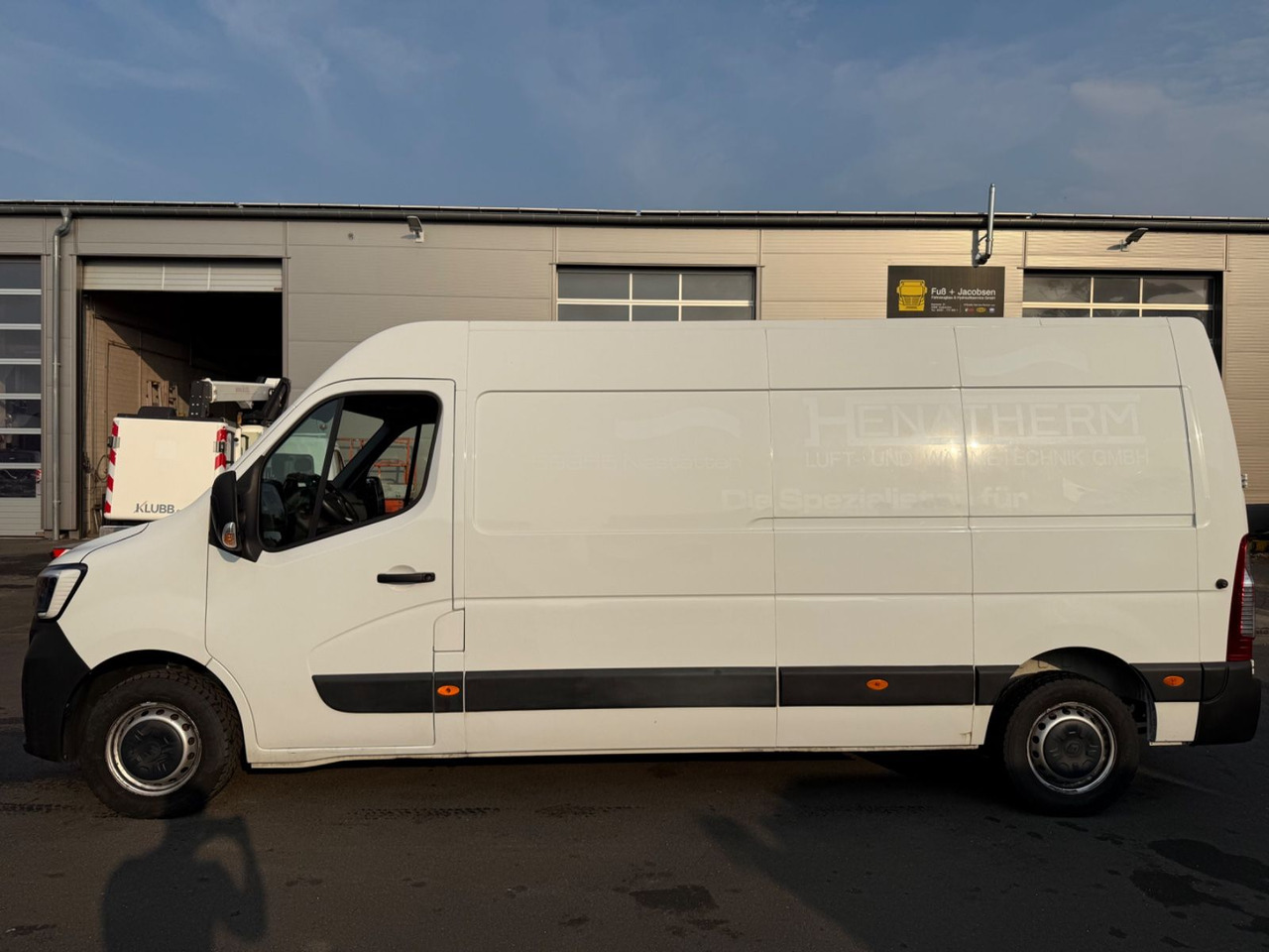 Renault Master III Kasten L3H2 Ahk / Klima / Tüv - Kastenwagen: das Bild 2 Renault Master III Kasten L3H2 Ahk / Klima / Tüv - Kastenwagen: das Bild 2