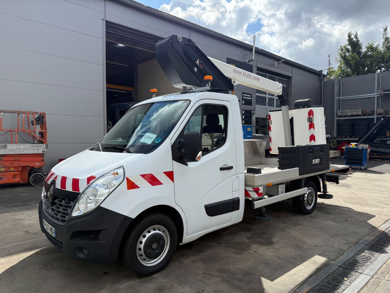 Renault Master III Steiger Klubb K26 / 11,2m / 200Kg - LKW mit Arbeitsbühne: das Bild 1 Renault Master III Steiger Klubb K26 / 11,2m / 200Kg - LKW mit Arbeitsbühne: das Bild 1