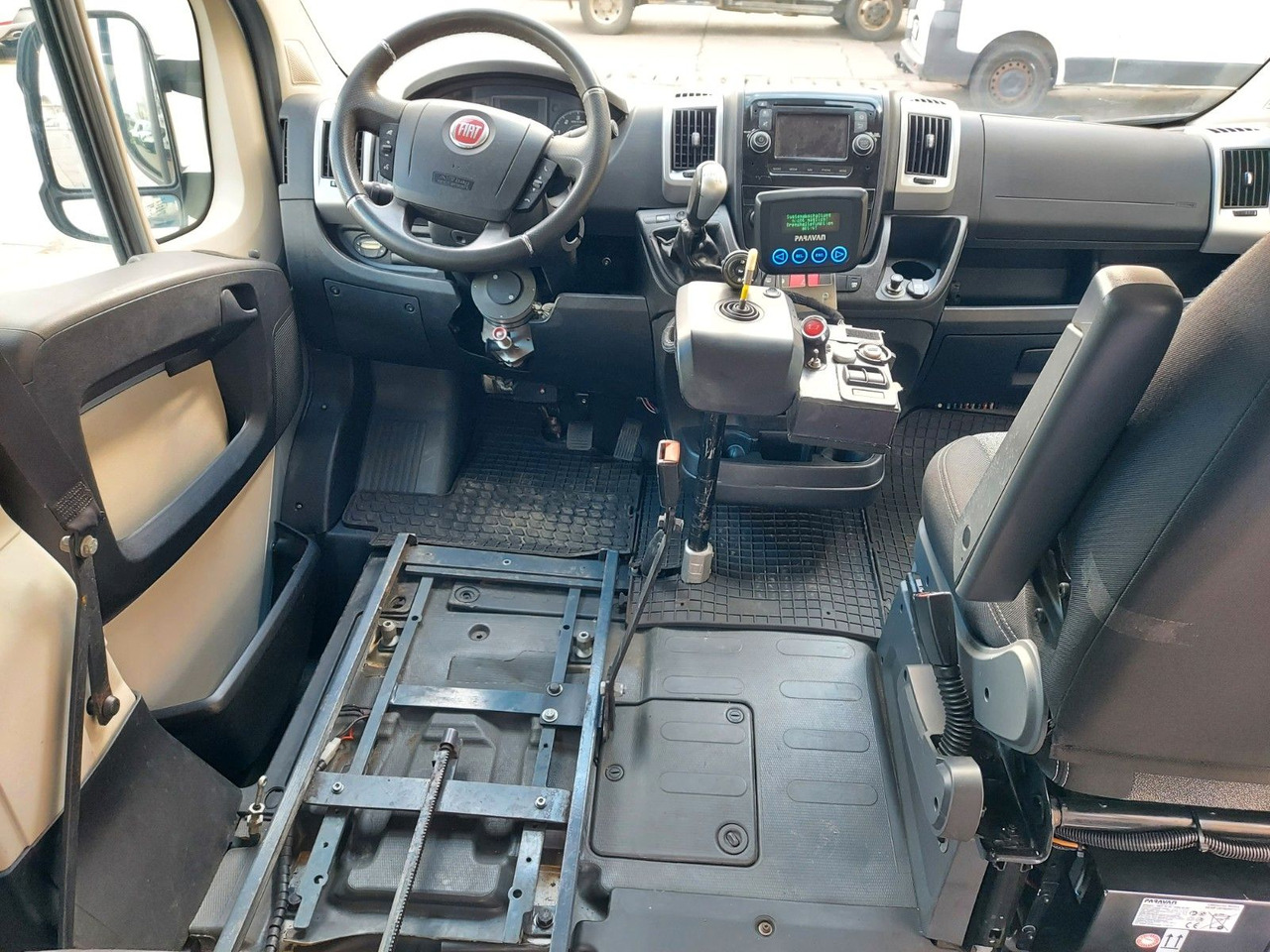 Fiat Ducato Kombi 130 Paravan Space Drive 2 Rollstuhl - Personentransporter: das Bild 5 Fiat Ducato Kombi 130 Paravan Space Drive 2 Rollstuhl - Personentransporter: das Bild 5