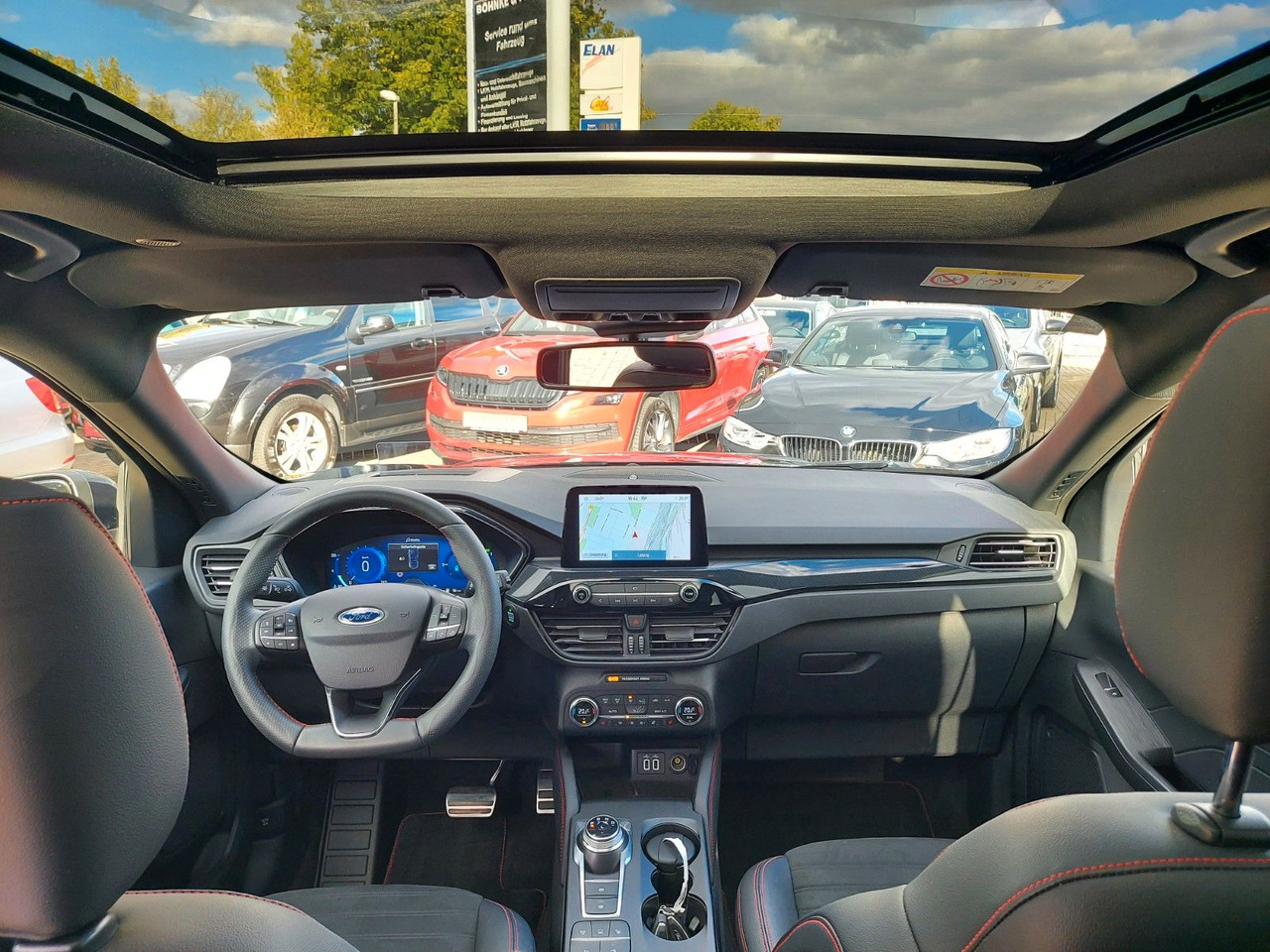 Ford Kuga Plug-In Hybrid ST-Line X ACC Assist 360° - SUV/ Geländewagen: das Bild 2 Ford Kuga Plug-In Hybrid ST-Line X ACC Assist 360° - SUV/ Geländewagen: das Bild 2