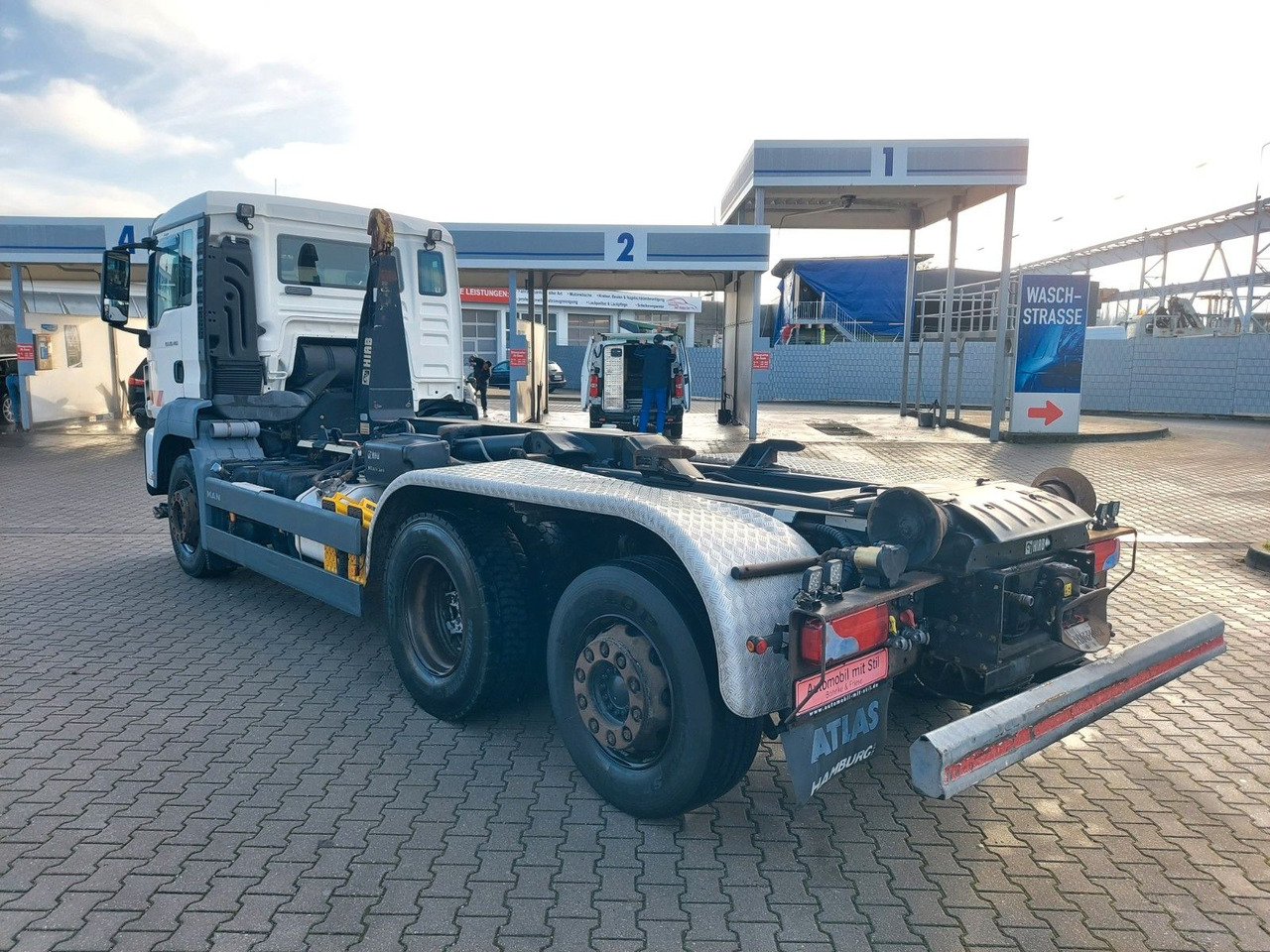 MAN 26.400 ABROLLER HIAB - Abrollkipper: das Bild 1 MAN 26.400 ABROLLER HIAB - Abrollkipper: das Bild 1
