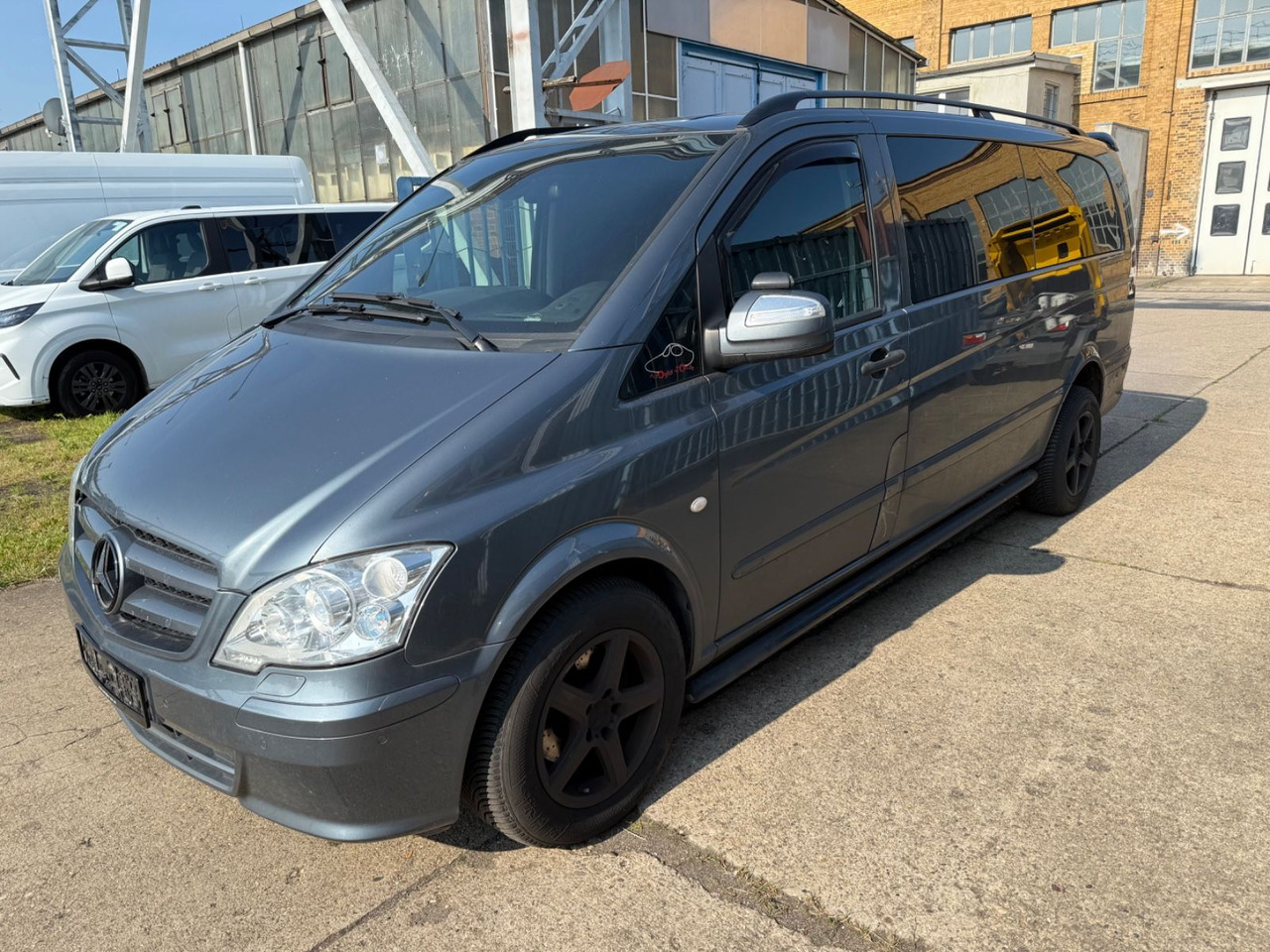 Mercedes-Benz Vito Mixto 122 CDI Extra lang V6 XENON NAVI AHK - Personentransporter: das Bild 4 Mercedes-Benz Vito Mixto 122 CDI Extra lang V6 XENON NAVI AHK - Personentransporter: das Bild 4