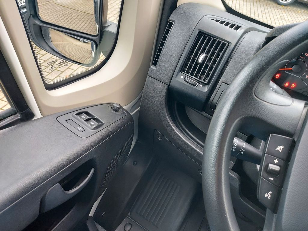 Kleinbus, Personentransporter Peugeot Boxer Kasten Hoch L3H2 lang Klima 2x Schiebetür: das Bild 15