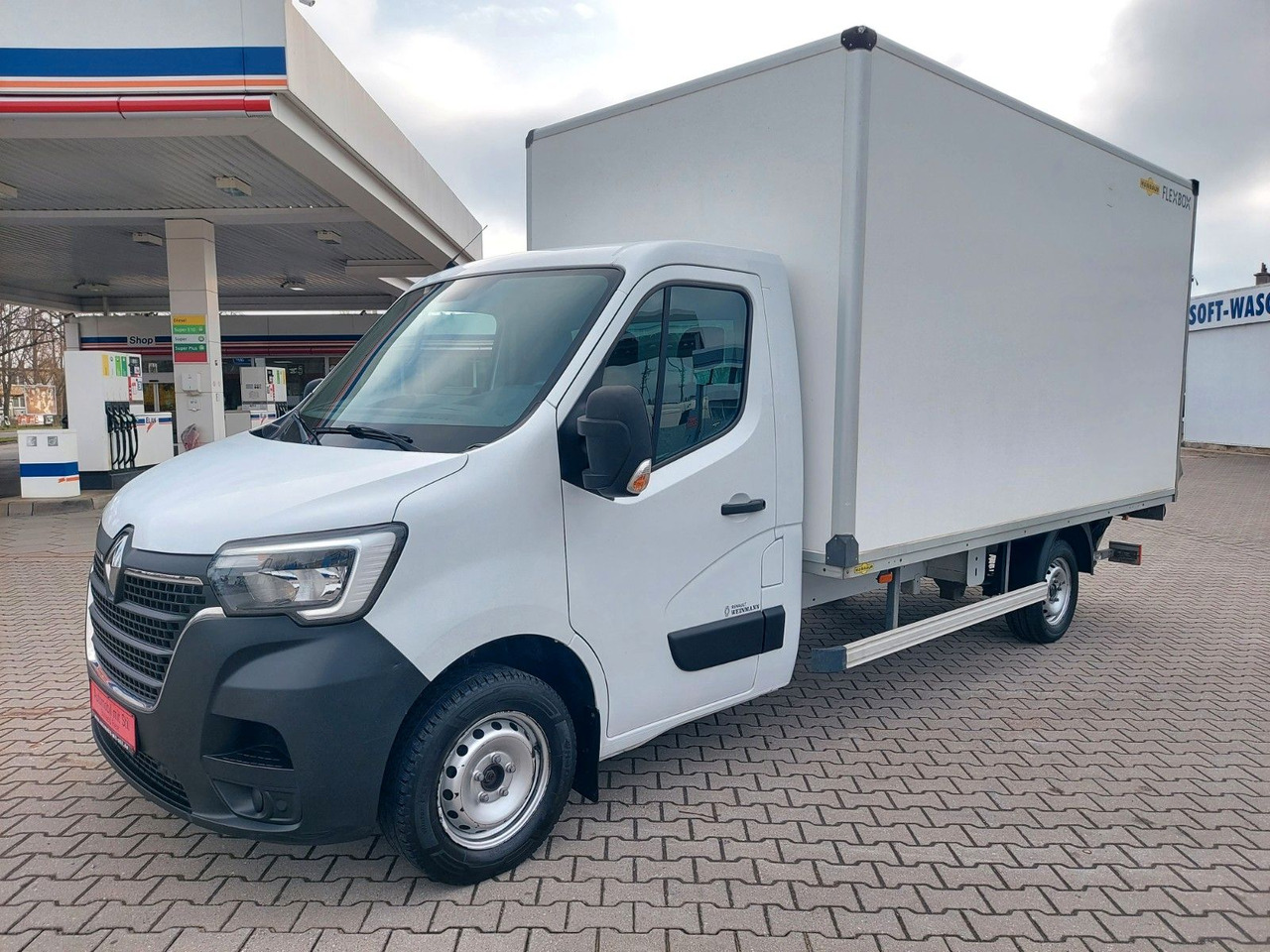 Renault Master III Koffer L3H1 3,5t Ladebordwand Klima Renault Master III Koffer L3H1 3,5t Ladebordwand Klima - Koffer Transporter: das Bild 3 Renault Master III Koffer L3H1 3,5t Ladebordwand Klima Renault Master III Koffer L3H1 3,5t Ladebordwand Klima - Koffer Transporter: das Bild 3