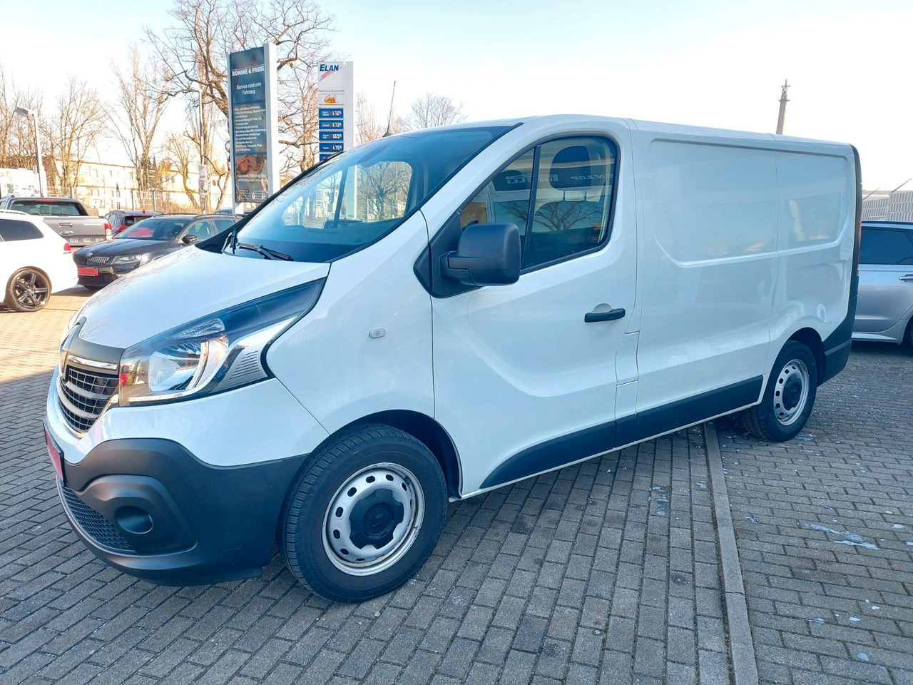 Renault Trafic Kasten L1H1 2,8t Komfort Klima Navi Tempo Renault Trafic Kasten L1H1 2,8t Komfort Klima Navi Tempo - Kleinbus, Personentransporter: das Bild 1 Renault Trafic Kasten L1H1 2,8t Komfort Klima Navi Tempo Renault Trafic Kasten L1H1 2,8t Komfort Klima Navi Tempo - Kleinbus, Personentransporter: das Bild 1