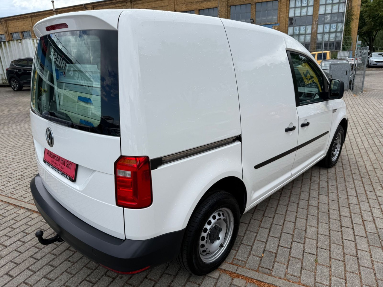 Volkswagen Caddy Nfz Kasten 4Motion KLIMA NAVI 10/25 TÜV - Personentransporter: das Bild 4 Volkswagen Caddy Nfz Kasten 4Motion KLIMA NAVI 10/25 TÜV - Personentransporter: das Bild 4