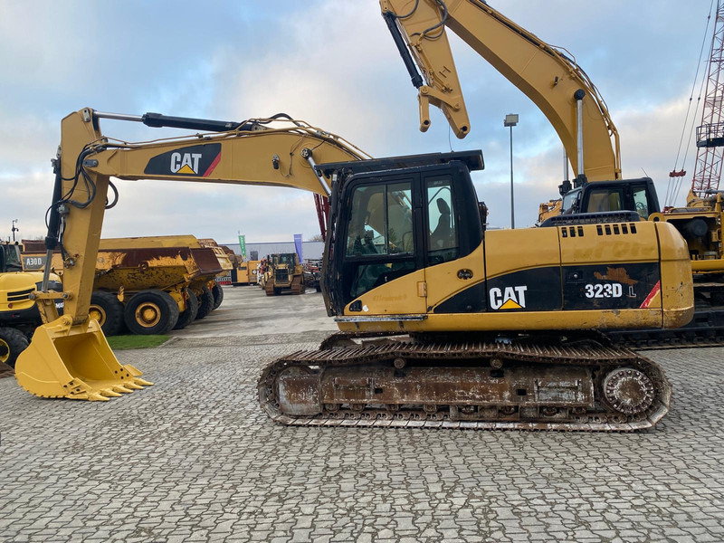 Caterpillar 323D NVT - Kettenbagger: das Bild 3 Caterpillar 323D NVT - Kettenbagger: das Bild 3