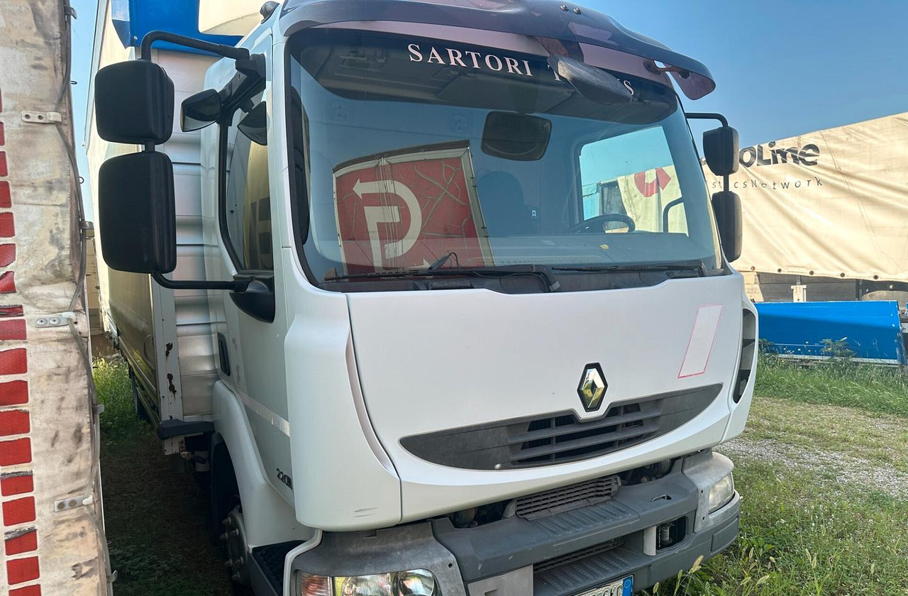 Renault MIDLUM 215.10 - Plane LKW: das Bild 2 Renault MIDLUM 215.10 - Plane LKW: das Bild 2