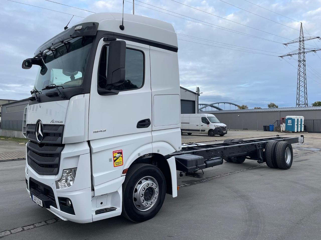 Mercedes-Benz Actros 4 1843 4x2 Fahrgestell/StandAC/ACC/EU6 - Fahrgestell LKW: das Bild 3 Mercedes-Benz Actros 4 1843 4x2 Fahrgestell/StandAC/ACC/EU6 - Fahrgestell LKW: das Bild 3