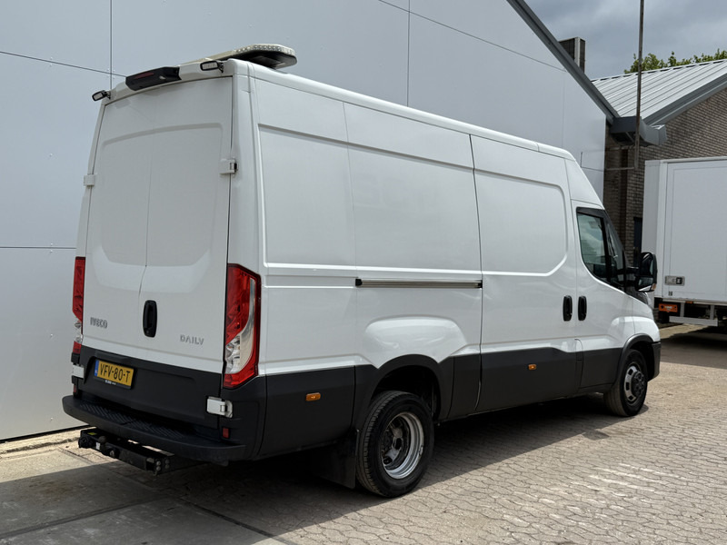 Iveco Daily 35C18 3.0 L2H2 Airco Cruise Control 3,5 Tons Trekhaak 5-26 APK Lucht geveerde stoel - Kleintransporter: das Bild 3 Iveco Daily 35C18 3.0 L2H2 Airco Cruise Control 3,5 Tons Trekhaak 5-26 APK Lucht geveerde stoel - Kleintransporter: das Bild 3