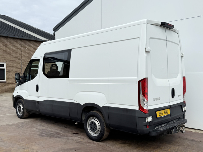 Iveco Daily 35S14 2.3 L2H2 Dubbele Cabine 7 Stoelen Airco Cruise Control Trekhaak 3.5t Lucht geveerde stoel - Kastenwagen, Transporter mit Doppelkabine: das Bild 2 Iveco Daily 35S14 2.3 L2H2 Dubbele Cabine 7 Stoelen Airco Cruise Control Trekhaak 3.5t Lucht geveerde stoel - Kastenwagen, Transporter mit Doppelkabine: das Bild 2