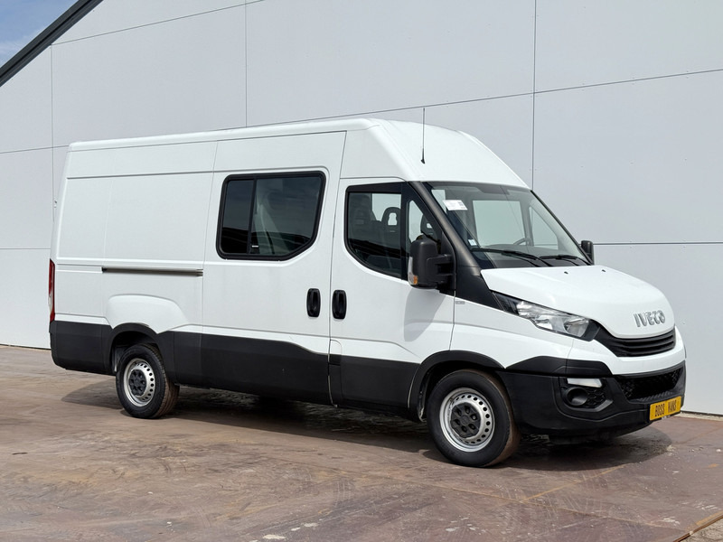 Iveco Daily 35S14 2.3 L2H2 Dubbele Cabine 7 Stoelen Mixto DoKa Airco Cruise Control Trekhaak 3.5t Lucht geveerde stoel - Kastenwagen, Transporter mit Doppelkabine: das Bild 4 Iveco Daily 35S14 2.3 L2H2 Dubbele Cabine 7 Stoelen Mixto DoKa Airco Cruise Control Trekhaak 3.5t Lucht geveerde stoel - Kastenwagen, Transporter mit Doppelkabine: das Bild 4