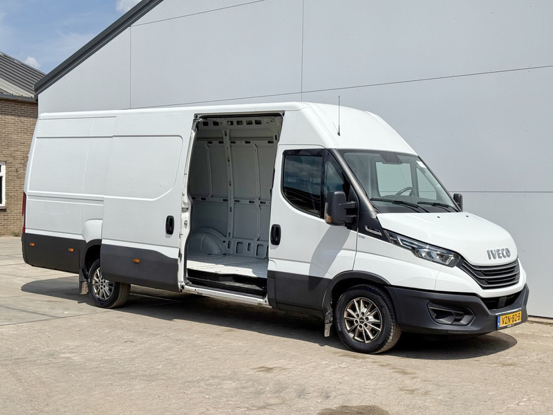 Iveco Daily 35S18 3.0 Automaat L3H2 3.0L Airco Cruise Control LED Lucht Geveerde Bestuurdersstoel - Kastenwagen: das Bild 5 Iveco Daily 35S18 3.0 Automaat L3H2 3.0L Airco Cruise Control LED Lucht Geveerde Bestuurdersstoel - Kastenwagen: das Bild 5
