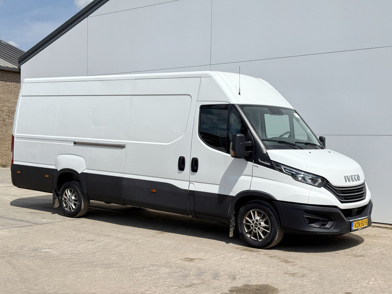 Iveco Daily 35S18 3.0 Automaat L3H2 3.0L Airco Cruise Control LED Lucht Geveerde Bestuurdersstoel - Kastenwagen: das Bild 4 Iveco Daily 35S18 3.0 Automaat L3H2 3.0L Airco Cruise Control LED Lucht Geveerde Bestuurdersstoel - Kastenwagen: das Bild 4