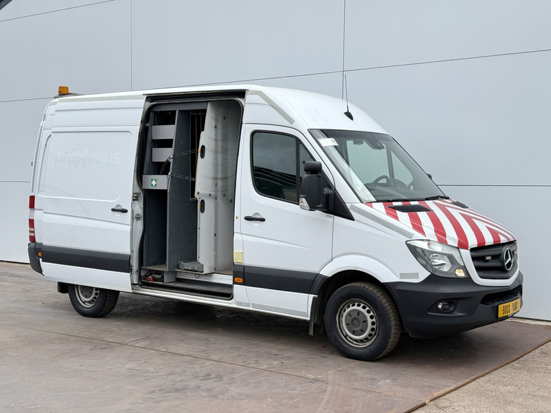 Mercedes-Benz Sprinter 316 2.2 CDI L2H2 Airco Achteruitrijcamera Trekhaak Lucht geveerde stoel - Kastenwagen: das Bild 5 Mercedes-Benz Sprinter 316 2.2 CDI L2H2 Airco Achteruitrijcamera Trekhaak Lucht geveerde stoel - Kastenwagen: das Bild 5