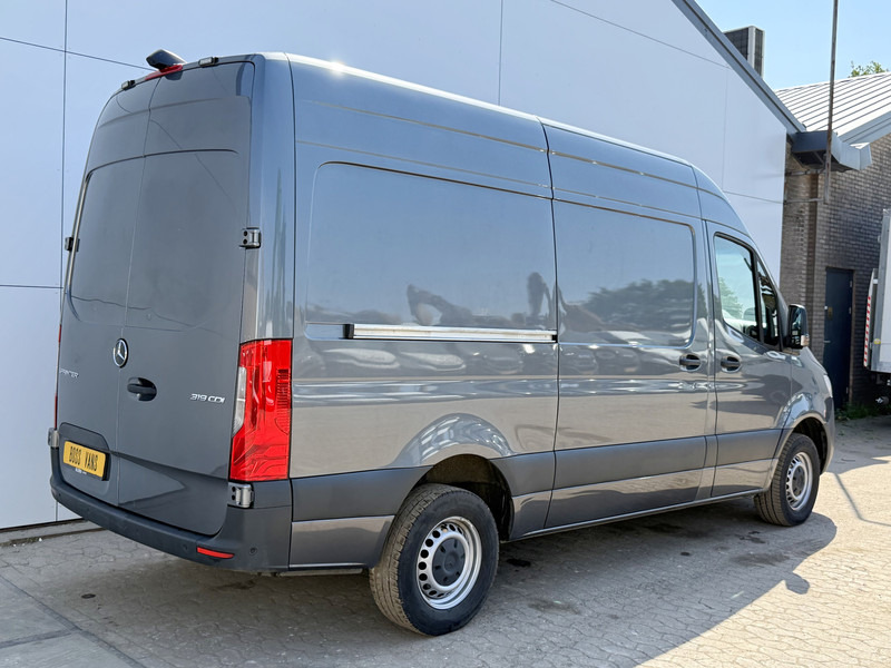 Mercedes-Benz Sprinter 319 1.9 CDI Automaat L2H2 Airco Cruise Control Lane Assist Camera Carplay Dodehoek waarschuwing Parkeersensoren voor achter - Kastenwagen: das Bild 3 Mercedes-Benz Sprinter 319 1.9 CDI Automaat L2H2 Airco Cruise Control Lane Assist Camera Carplay Dodehoek waarschuwing Parkeersensoren voor achter - Kastenwagen: das Bild 3