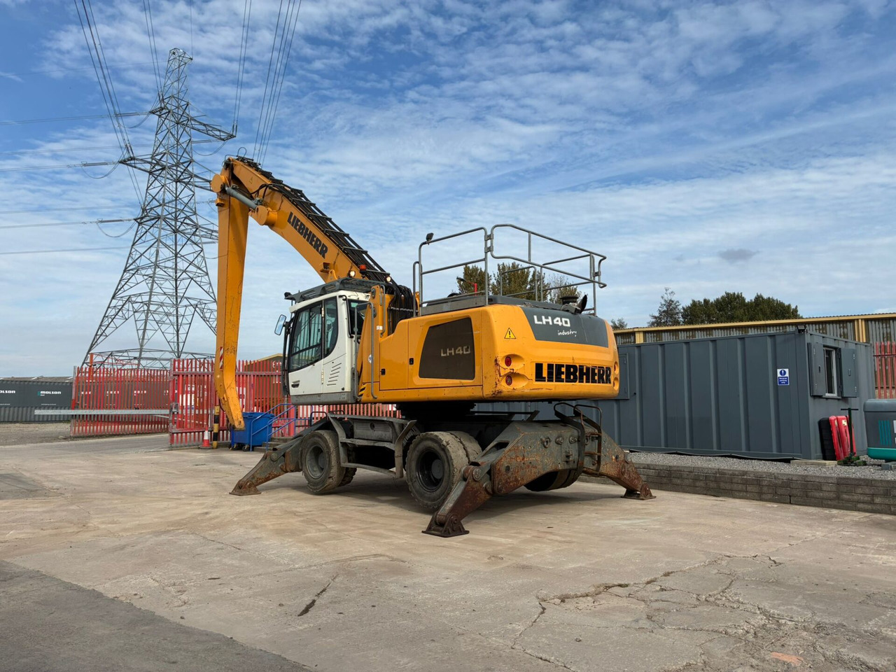 Liebherr LH40M - Umschlagbagger: das Bild 3 Liebherr LH40M - Umschlagbagger: das Bild 3