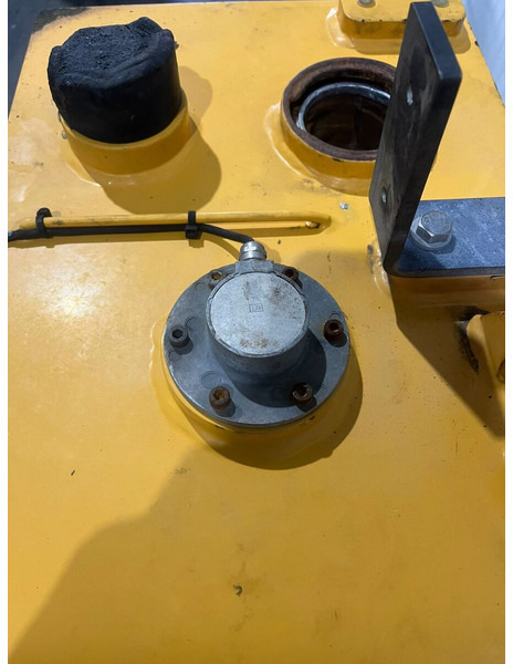 Liebherr - Kraftstofftank: das Bild 5 Liebherr - Kraftstofftank: das Bild 5