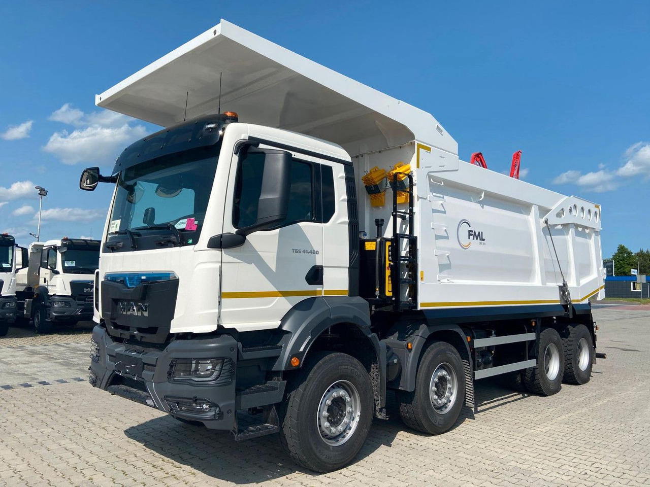 MAN TGS 44.400 8x4 EURO2 FML MINE KIPPER 23M3 MAN TGS 44.400 8x4 EURO2 FML MINE KIPPER 23M3 - Kipper: das Bild 2 MAN TGS 44.400 8x4 EURO2 FML MINE KIPPER 23M3 MAN TGS 44.400 8x4 EURO2 FML MINE KIPPER 23M3 - Kipper: das Bild 2