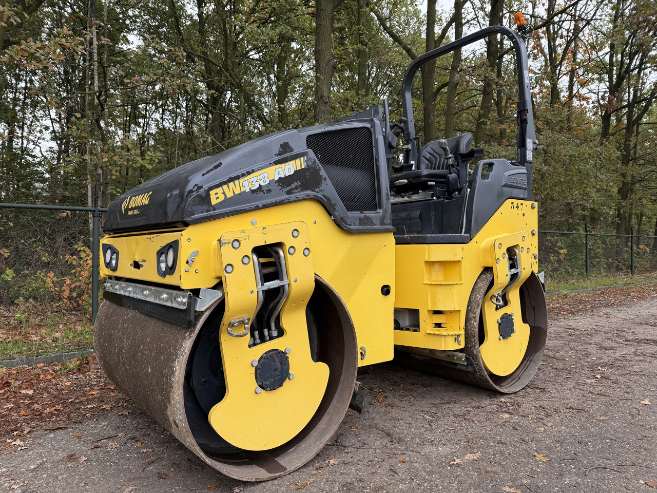 BOMAG BW138AD-5 - Walzenzug: das Bild 1 BOMAG BW138AD-5 - Walzenzug: das Bild 1