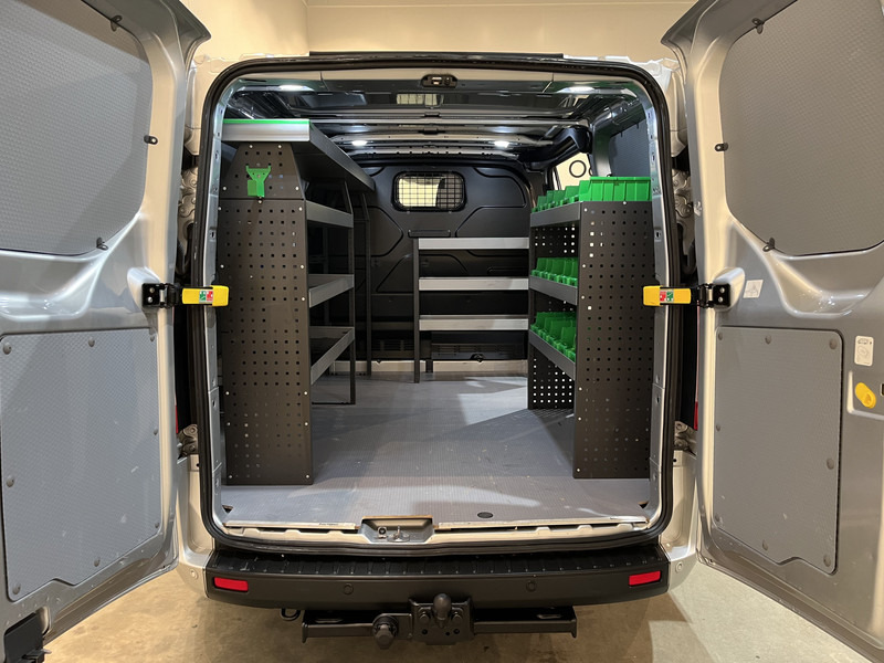 Ford Transit Custom 280 2.0 TDCI L1H1 Trend 130 PK Servicebus / Inrichting / Euro 6 / Airco / PDC / Cruise Control / Navigatie / CarPlay / Trekhaak / 3-Zits / 96.300 KM !! / BPM VRIJ !! - Kleintransporter: das Bild 4 Ford Transit Custom 280 2.0 TDCI L1H1 Trend 130 PK Servicebus / Inrichting / Euro 6 / Airco / PDC / Cruise Control / Navigatie / CarPlay / Trekhaak / 3-Zits / 96.300 KM !! / BPM VRIJ !! - Kleintransporter: das Bild 4