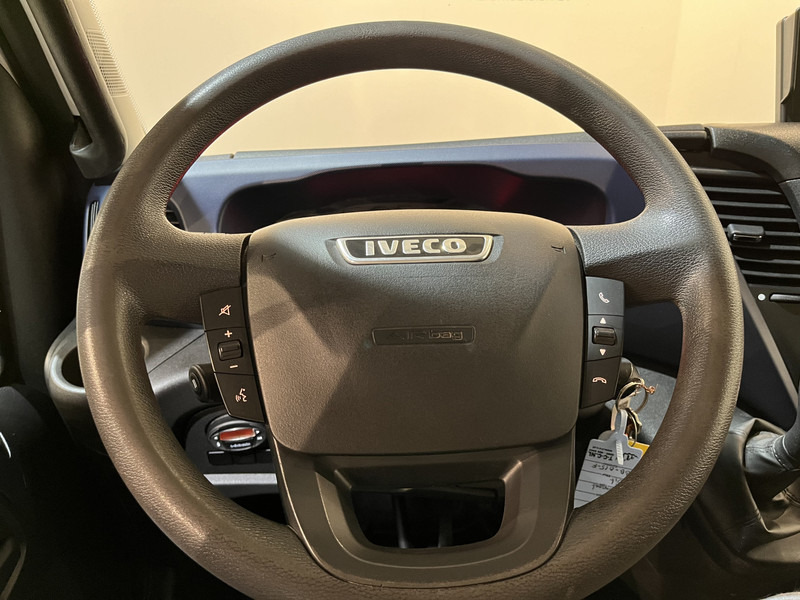 Pritsche Transporter Iveco 65C18 3.0 Automaat Open Laadbak / Mobiele Werkplaats / Bott Inrichting / Euro 6 / Airco / Cruise Control / Trekhaak / Camera / 3-Zits / 55.400 KM !! C-Rijbewijs !!: das Bild 13
