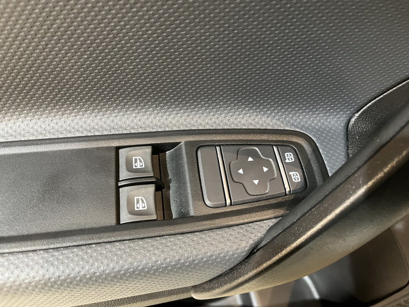 Kleintransporter Mercedes-Benz Citan 110 CDI L2 Pro Automaat / Euro 6 / Airco / Camera / MBUX / Cruise Control / Trekhaak / CarPlay / Navigatie / 14.500 KM !!: das Bild 13