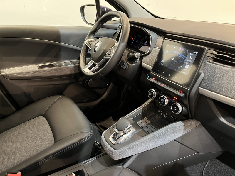 Renault ZOE R110 Experience 52 kWh (Huuraccu) / CarPlay / Camera / Airco / Cruise Control / LMV / Navigatie / 11.000 KM !! Prijs ex BTW € 11.500,- - PKW: das Bild 4 Renault ZOE R110 Experience 52 kWh (Huuraccu) / CarPlay / Camera / Airco / Cruise Control / LMV / Navigatie / 11.000 KM !! Prijs ex BTW € 11.500,- - PKW: das Bild 4