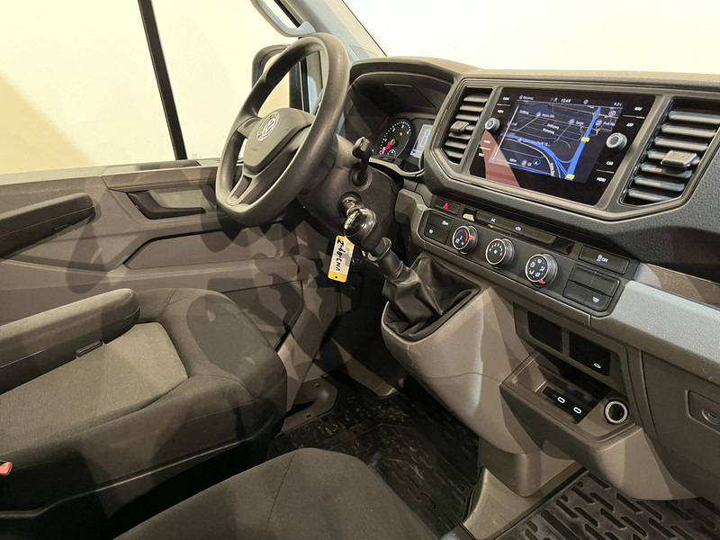 Volkswagen Crafter 35 2.0 TDI L3 140 PK Bakwagen / Dhollandia Laadklep / Euro 6 / Meubelbak / Zijdeur / Airco / CarPlay / Navigatie / Cruise Control / 3-Zits / 70.000 KM !! - Koffer Transporter: das Bild 3 Volkswagen Crafter 35 2.0 TDI L3 140 PK Bakwagen / Dhollandia Laadklep / Euro 6 / Meubelbak / Zijdeur / Airco / CarPlay / Navigatie / Cruise Control / 3-Zits / 70.000 KM !! - Koffer Transporter: das Bild 3