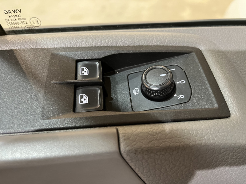 Volkswagen Crafter Crafter 50 TDI 180 PK Open Laadbak / Hiab Kraan / Euro 6 / Airco / Trekhaak 3500 KG / Cruise Control / CarPlay / 51.000 KM !! C-Rijbewijs !! - Leasing Volkswagen Crafter Crafter 50 TDI 180 PK Open Laadbak / Hiab Kraan / Euro 6 / Airco / Trekhaak 3500 KG / Cruise Control / CarPlay / 51.000 KM !! C-Rijbewijs !!: das Bild 13