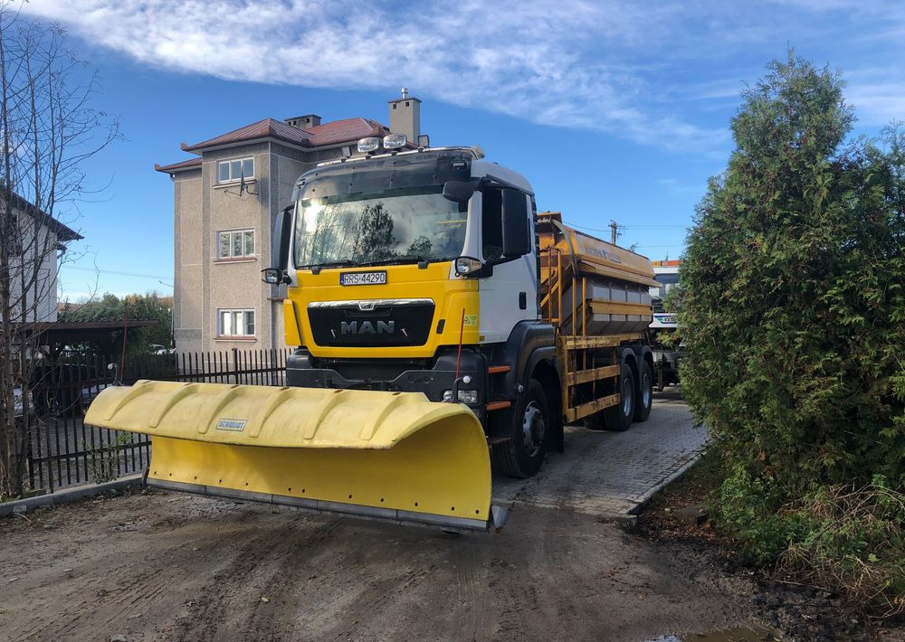 Kommunal-/ Sonderfahrzeug, LKW MAN TGS 26.320 6x6BB piaskarka solarka econ schmidt pług: das Bild 7