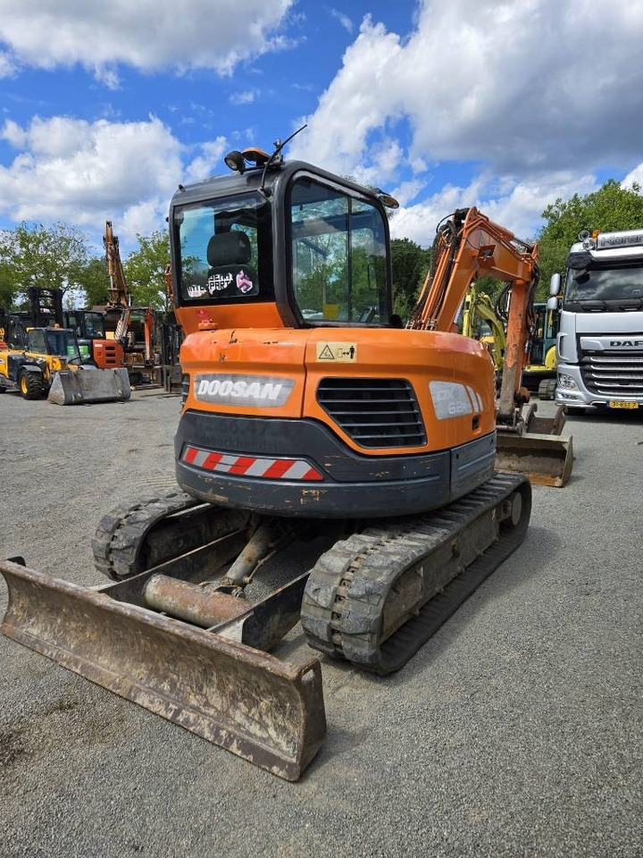 Doosan DX 62 R - Minibagger: das Bild 4 Doosan DX 62 R - Minibagger: das Bild 4