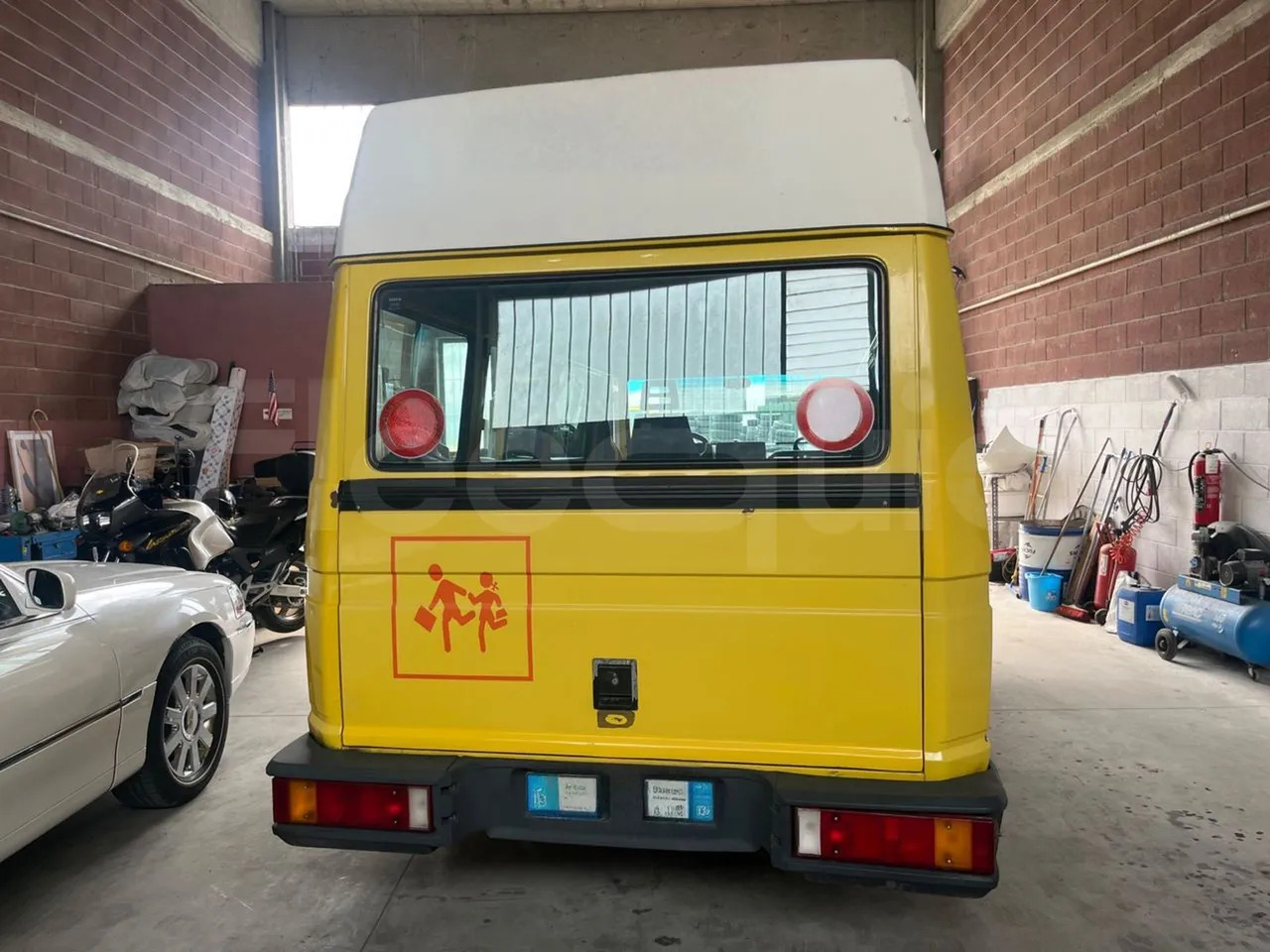 Schulbus Iveco Daily: das Bild 6