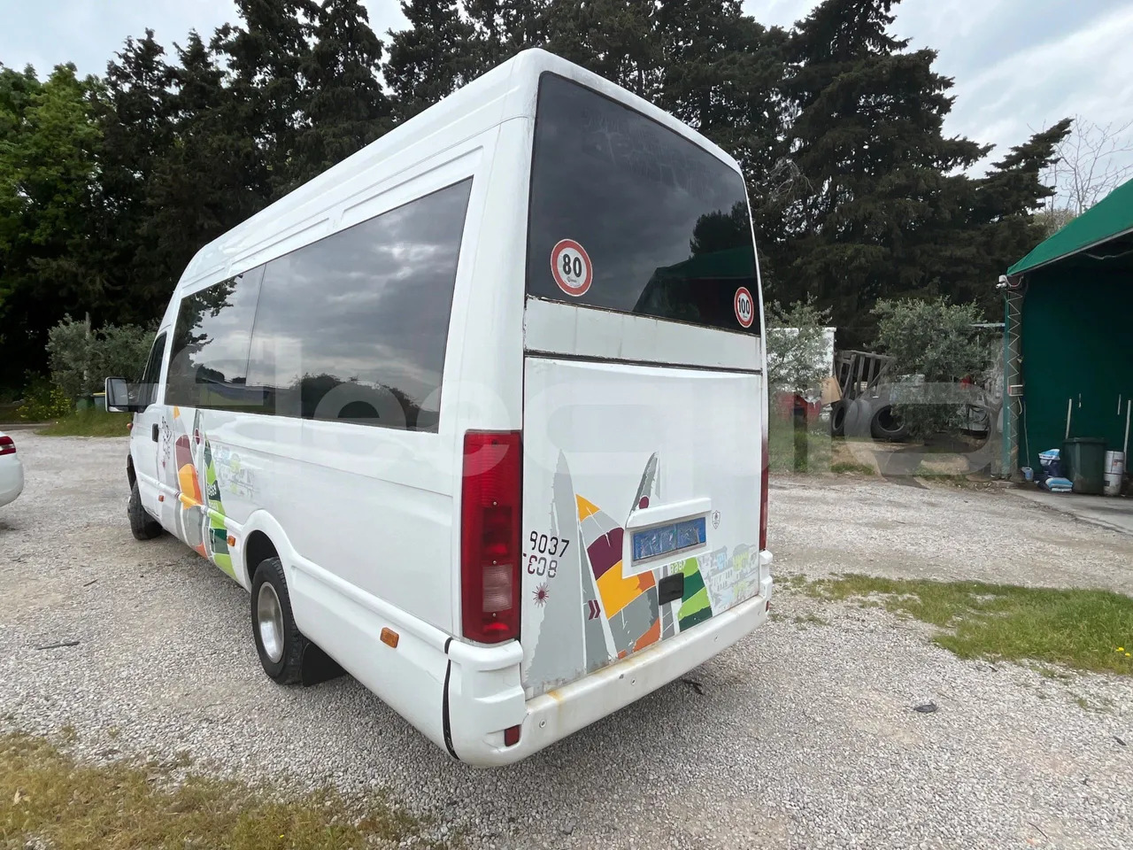 Kleinbus, Personentransporter Iveco Daily: das Bild 9