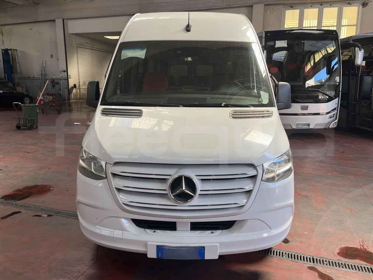 Mercedes-Benz Sprinter - Kleinbus, Personentransporter: das Bild 2 Mercedes-Benz Sprinter - Kleinbus, Personentransporter: das Bild 2