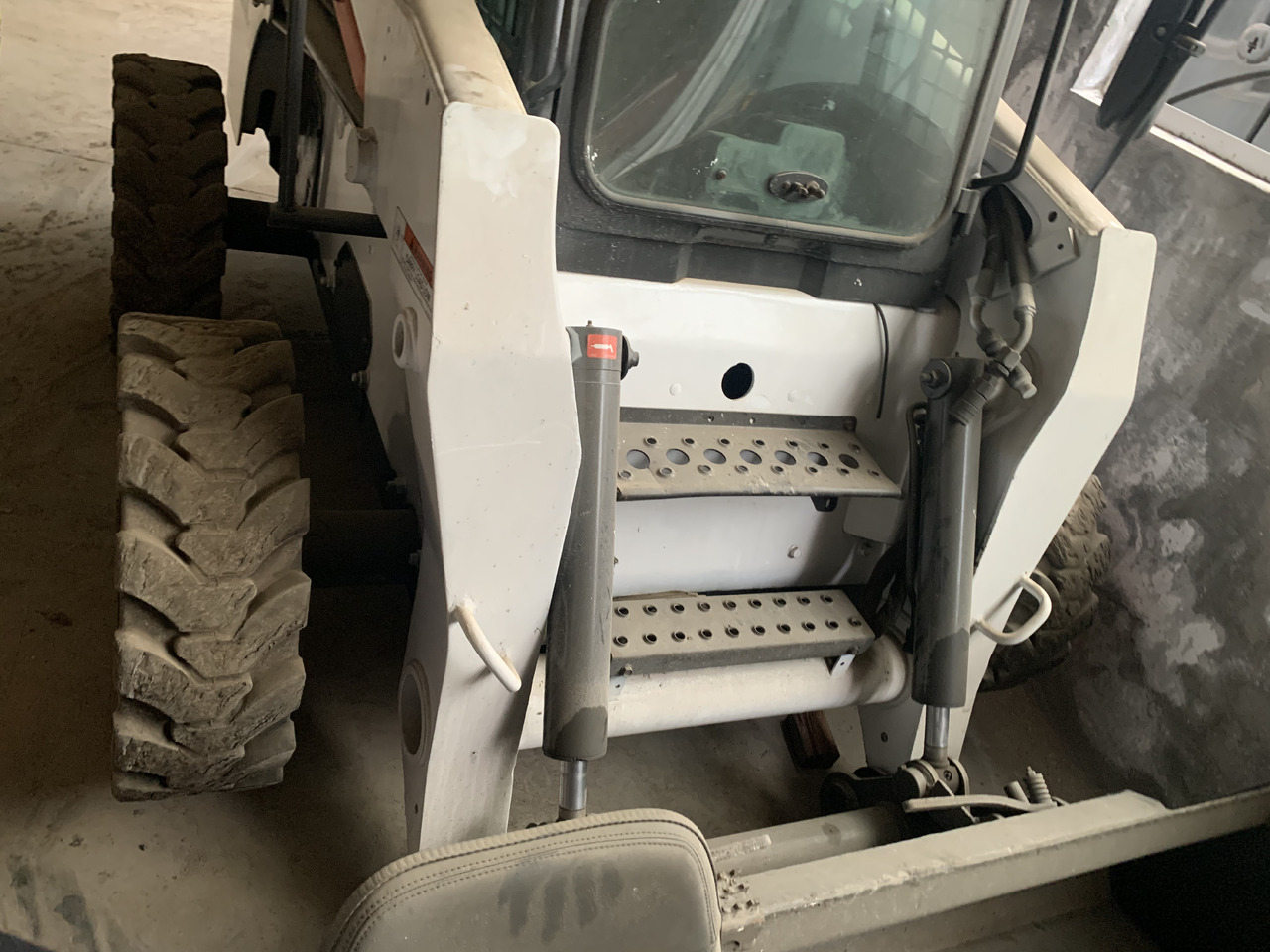 BOBCAT S300 - Kompaktlader: das Bild 3 BOBCAT S300 - Kompaktlader: das Bild 3