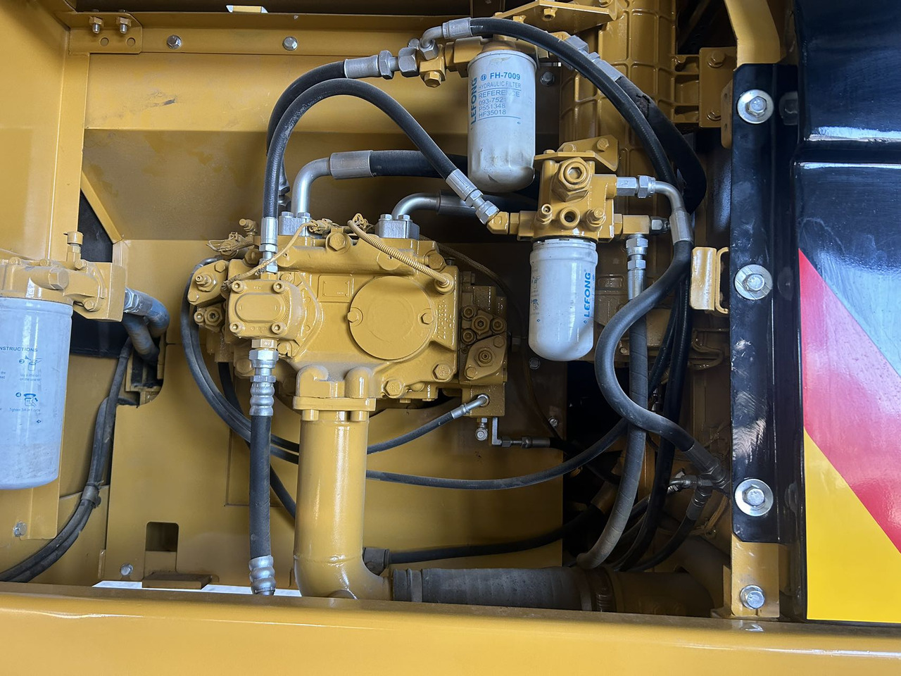 Kettenbagger CATERPILLAR 329D2L: das Bild 9