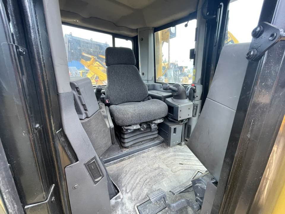 Caterpillar D8T - Bulldozer: das Bild 2 Caterpillar D8T - Bulldozer: das Bild 2