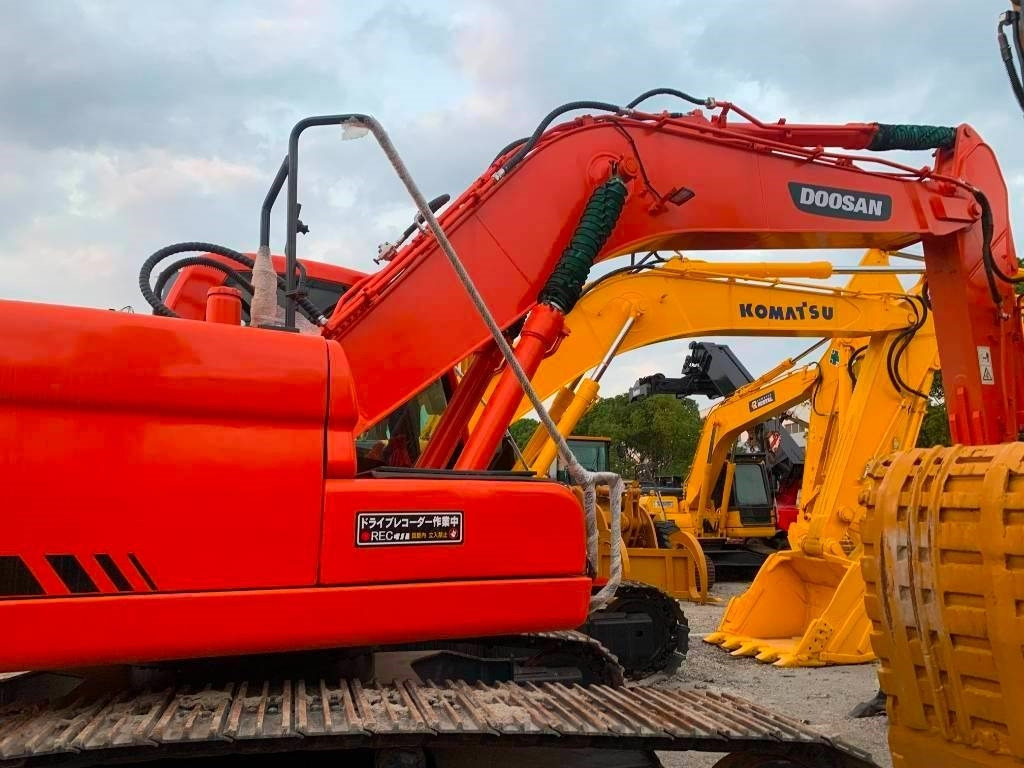 Doosan DX 225 LC - Kettenbagger: das Bild 1 Doosan DX 225 LC - Kettenbagger: das Bild 1