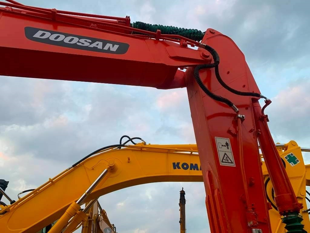 Doosan DX 225 LC - Kettenbagger: das Bild 3 Doosan DX 225 LC - Kettenbagger: das Bild 3