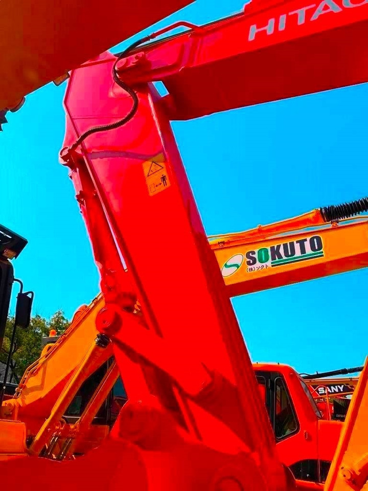Hitachi Zaxis 240 - Kettenbagger: das Bild 3 Hitachi Zaxis 240 - Kettenbagger: das Bild 3