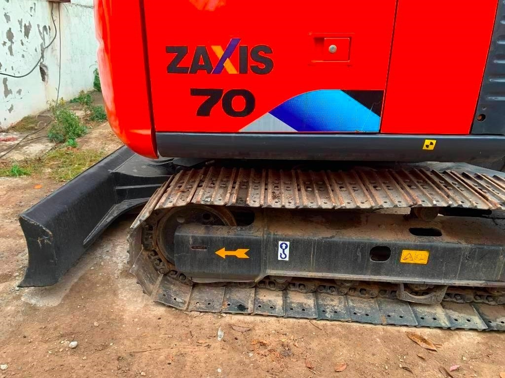 Hitachi Zaxis 70 - Kettenbagger: das Bild 2 Hitachi Zaxis 70 - Kettenbagger: das Bild 2