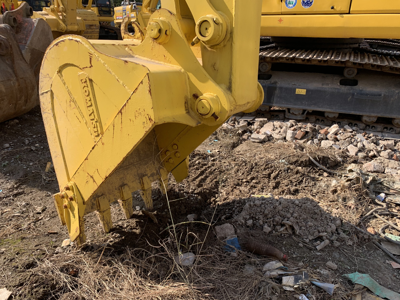 KOMATSU PC130 - Kettenbagger: das Bild 3 KOMATSU PC130 - Kettenbagger: das Bild 3